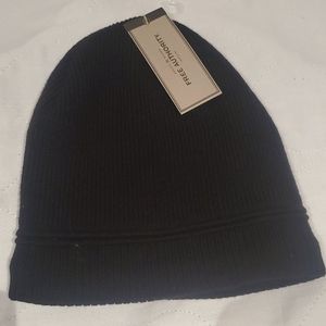 FREE AUTHORITY Beanie